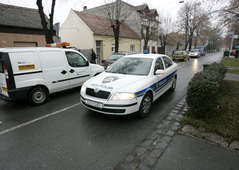 Dvoje djece i roditelji otrovali se plinom