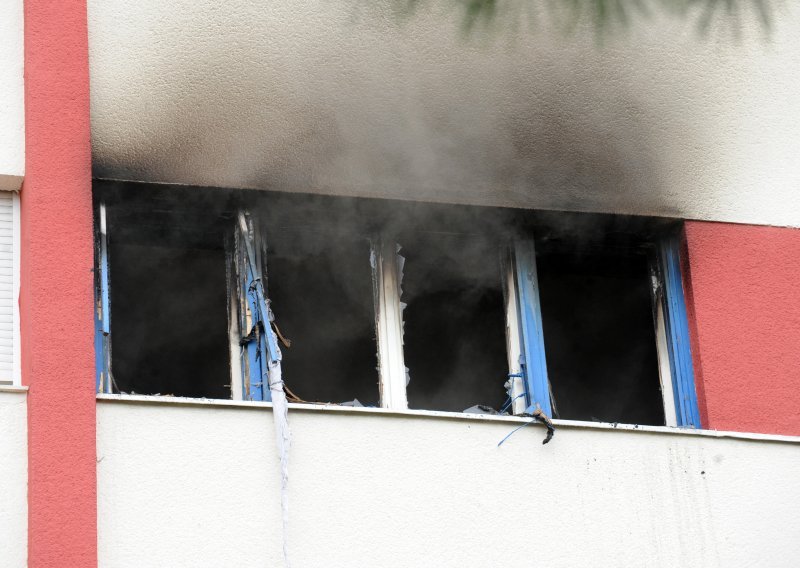 Adventski vijenac zapalio stan, nađena mrtva žena