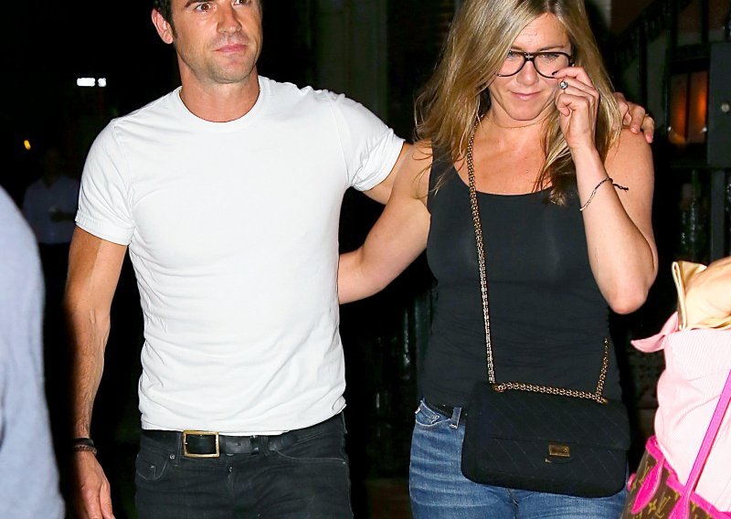 Zaručnik Justin je Jennifer Aniston slomio - prst