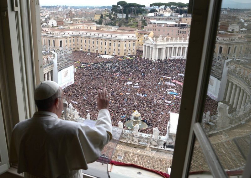 Očekuju se milijuni na inauguraciji pape Franje