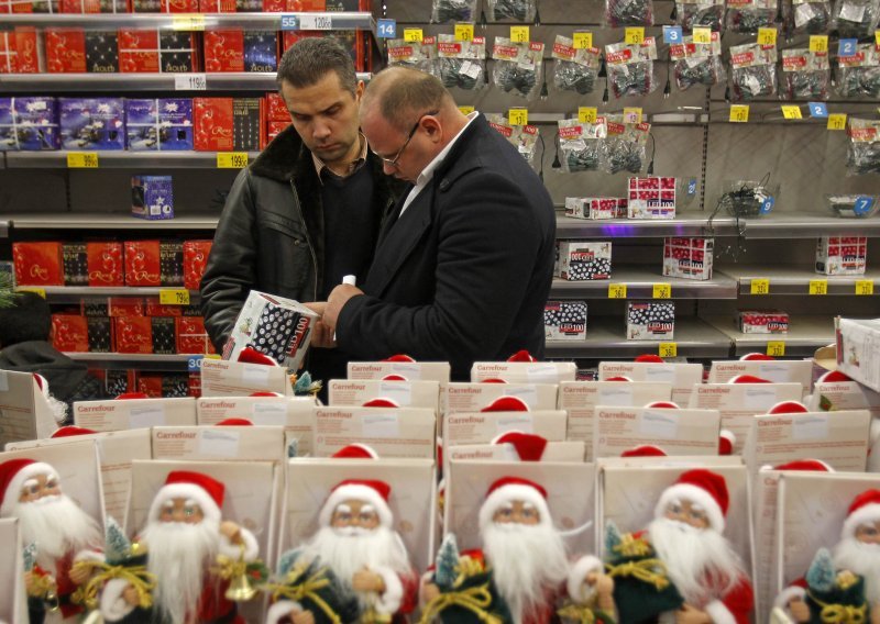 Nijemci će na božićne poklone potrošiti 15,2 milijarde eura