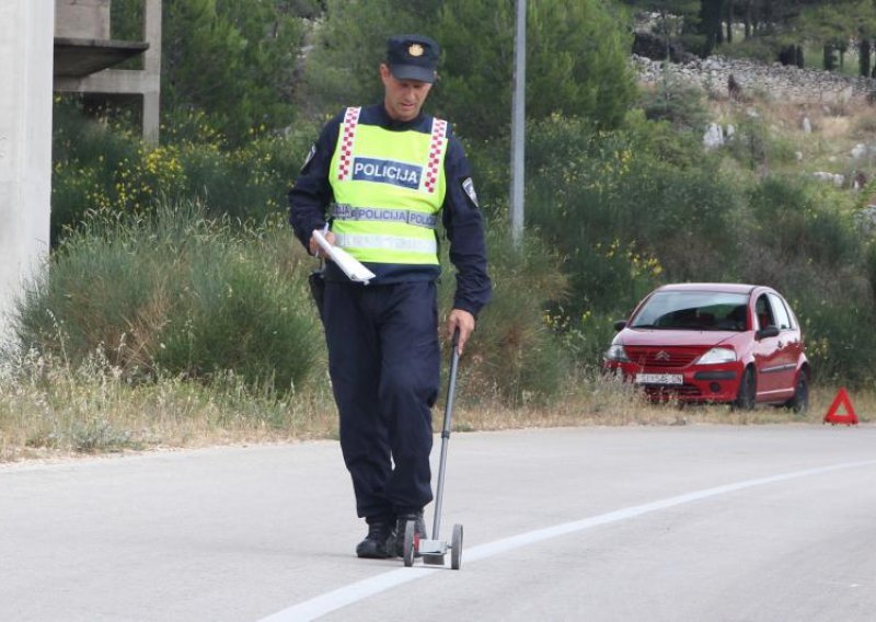 U teškoj nesreći kod Popovače poginula dva vozača