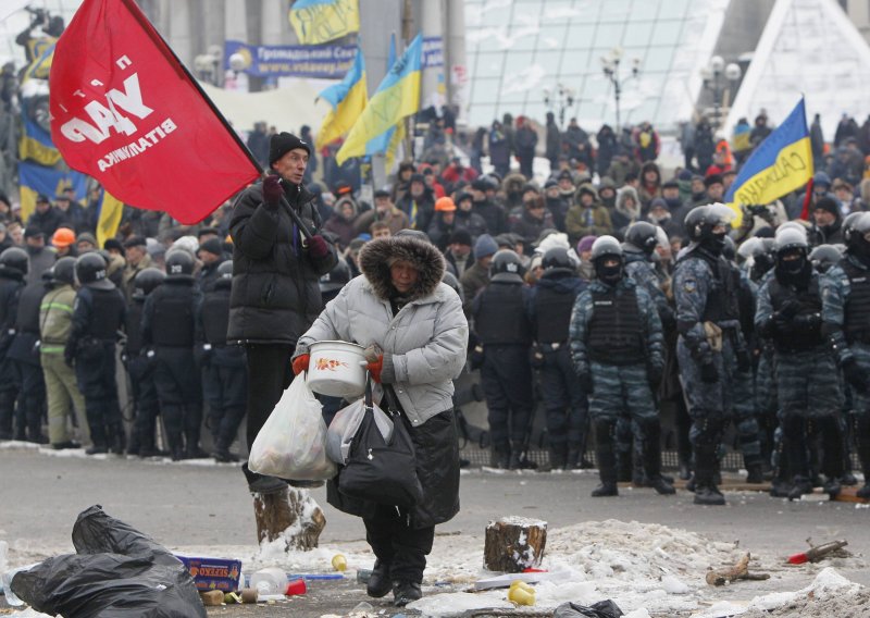 Specijalci osvojili kijevsku vijećnicu, traje lov na prosvjednike