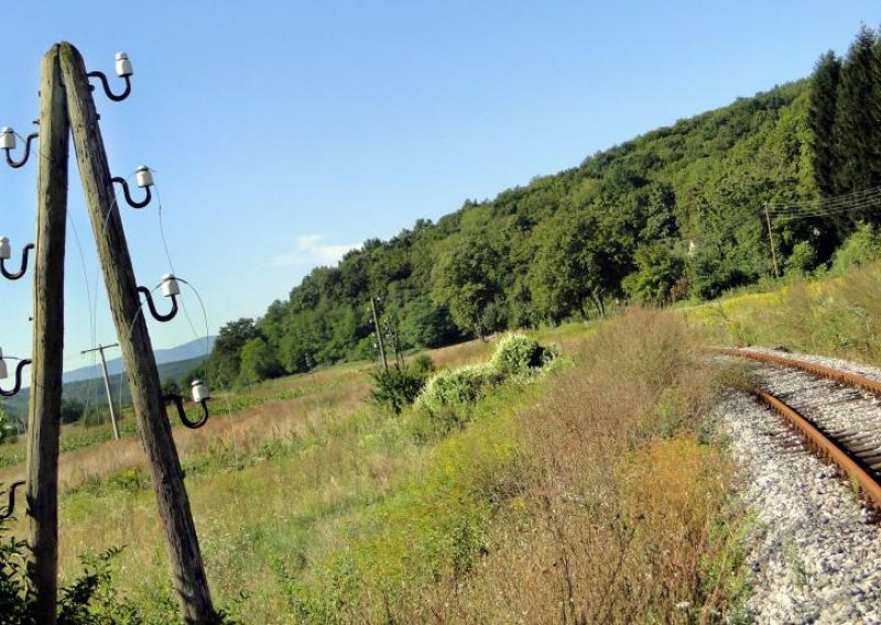 Kradu se telefonske žice, oluci, pa i metalne vaze s groblja