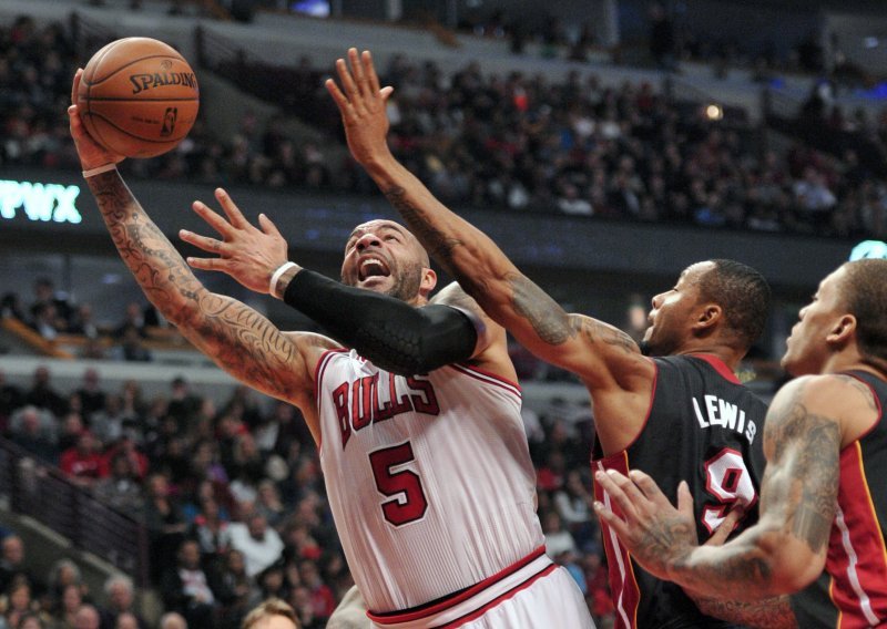 Boozer razbio Miami u Chicagu, Knicksi dobili očajne Netse