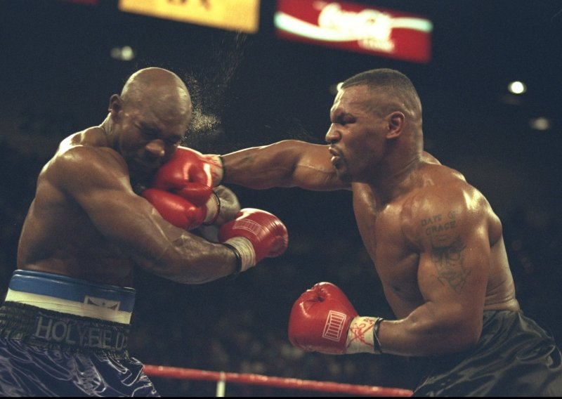 Mike Tyson lažnim penisom varao na doping kontroli