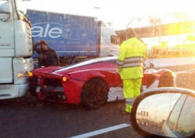 Ferrari LaFerrari doživio prvu prometnu nesreću