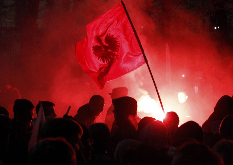 Sukob desničara i policije u Varšavi