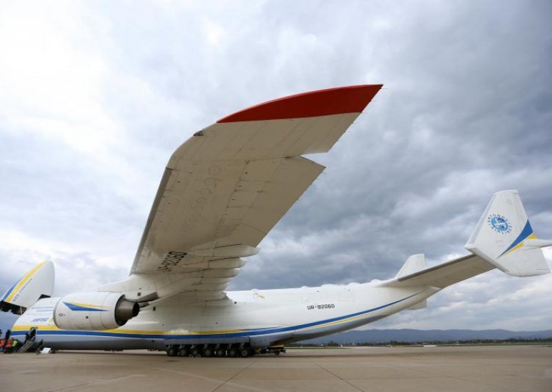 Antonov, nažalost, napušta Pleso prije svitanja