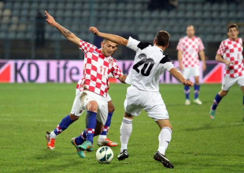 Mladi 'vatreni' se mučili, Livaja spasio bod