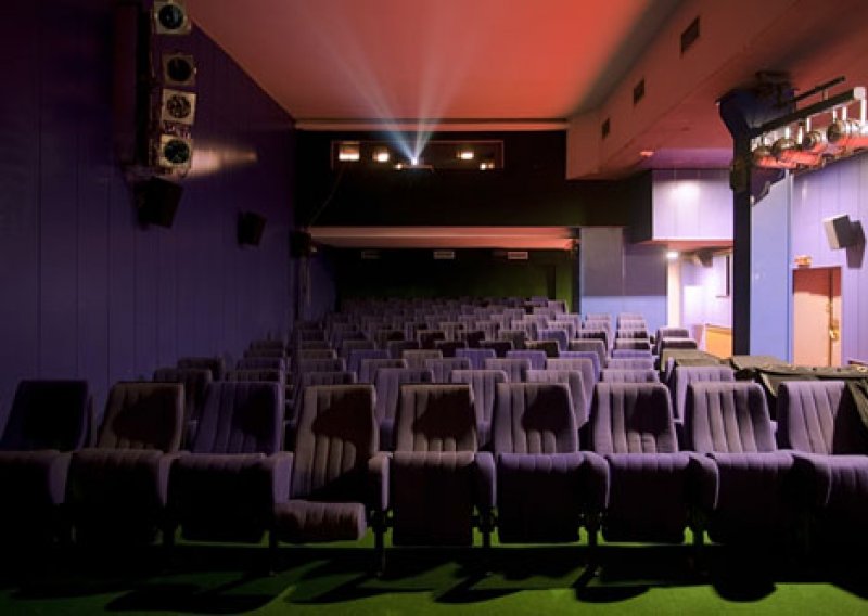 Što mjesto na kojem sjedite u kinu govori o vama?