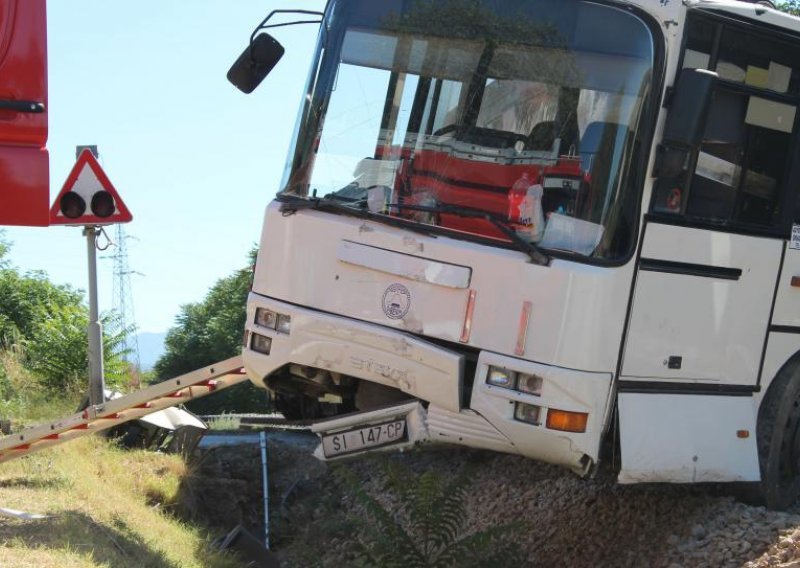 U strašnoj nesreći poginuo trener, srpska košarkašica izgubila nogu