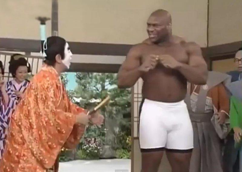 Što mu to treba? Evo kako se Bob Sapp ponižava