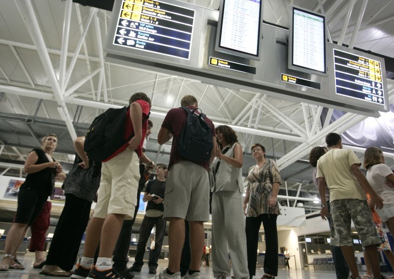 Domaći aerodromi bilježe najviše putnika u povijesti