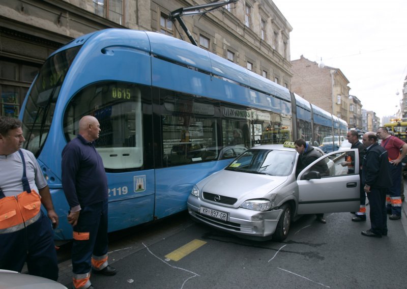 Tramvaji 14 i 8 preusmjereni, voze autobusi