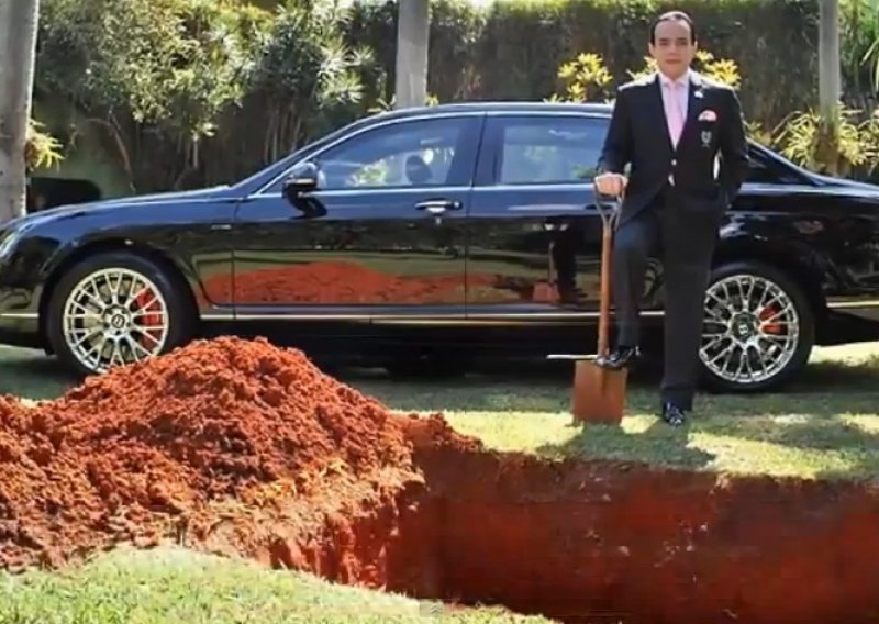 Odlučio zakopati Bentley da ima što voziti kad umre