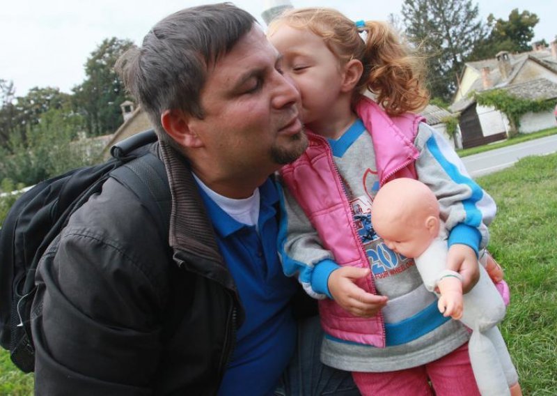 Samohrani otac pobijedio sustav i vratio trogodišnju kćer