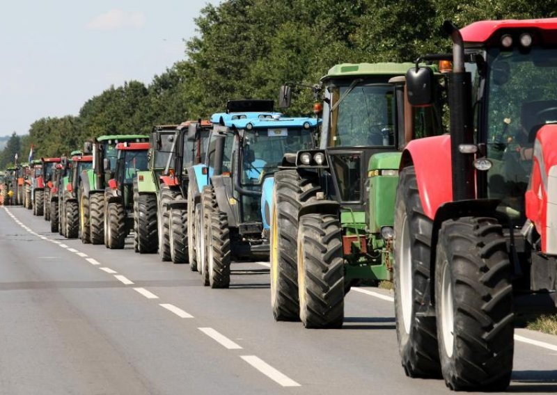 Most disgruntled farmers around Djakovo area go home