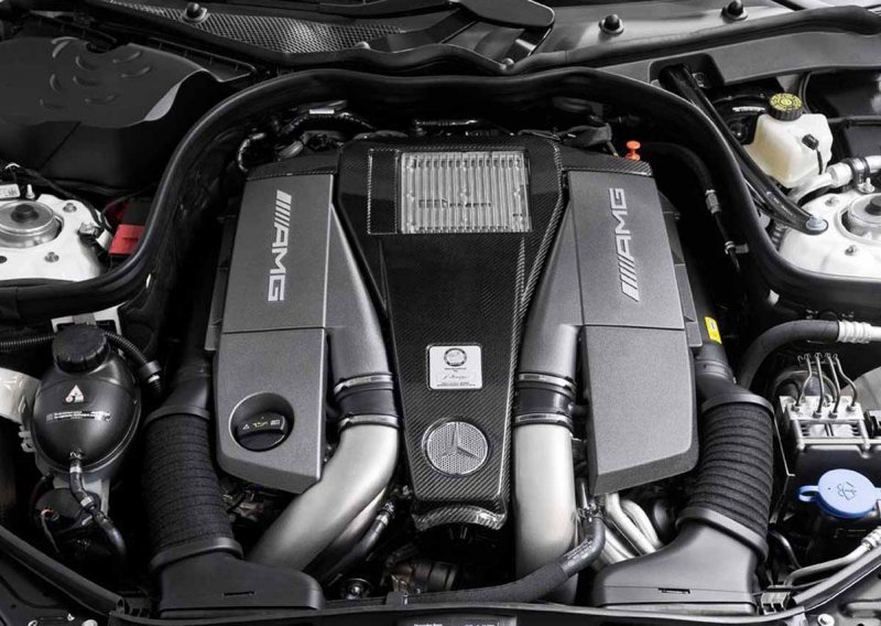 Tek što je lansirao novi AMG 5.5 V8, Mercedes ga ukida