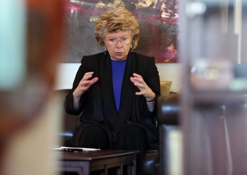 Reding confirms commissioners approved imposing sanctions against Croatia