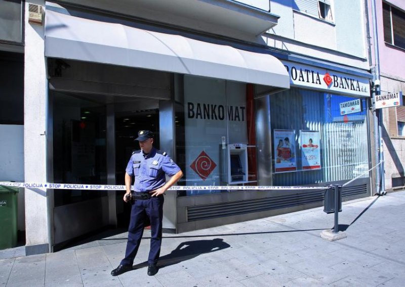 Uhićena žena koja je pokušala opljačkati banku