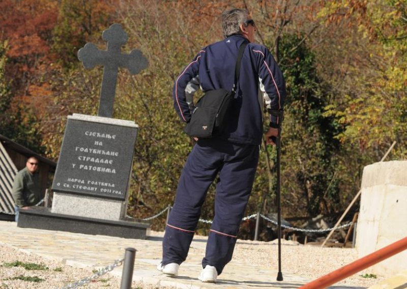 Oštećen spomenik srpskim stradalnicima u ratu