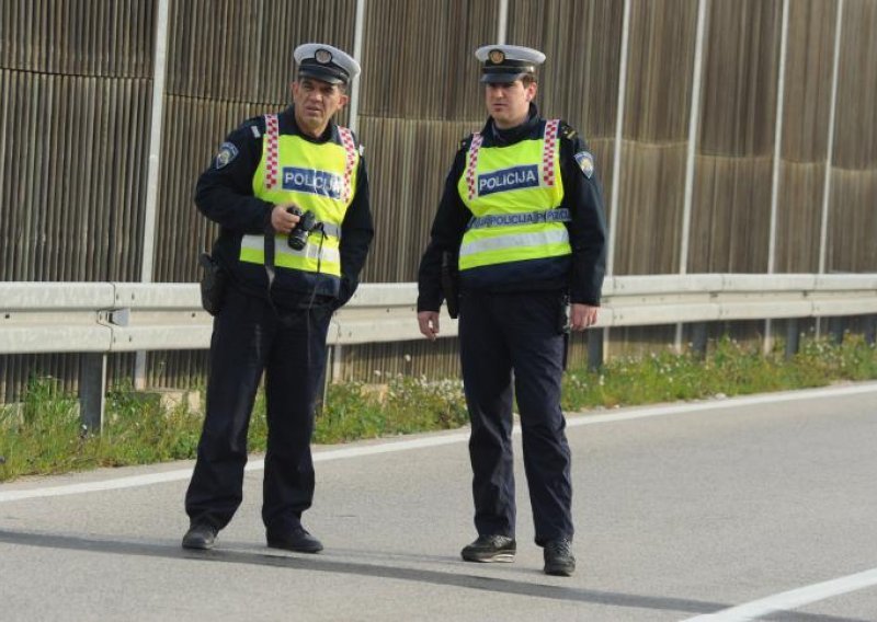 Dvoje poginulih, troje ozlijeđenih