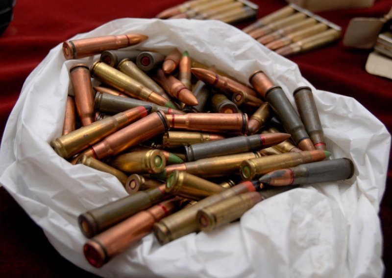 Žena u kući pronašla 18 kg eksploziva i 4.000 komada streljiva