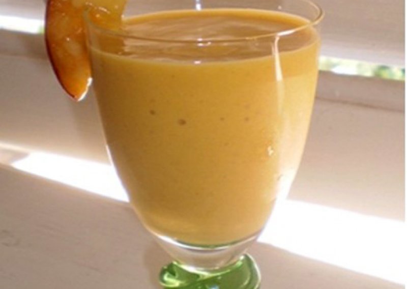 Voćni narančasti smoothie jednostavno morate probati