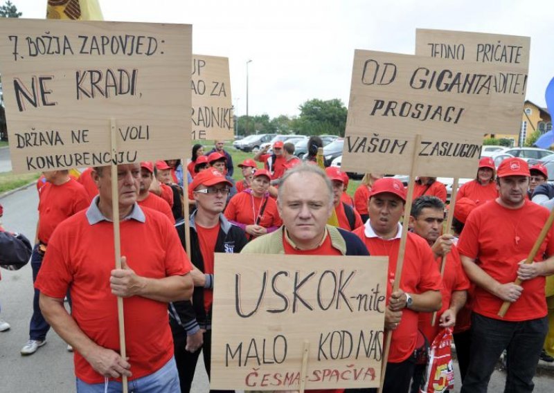 'Direktor Puljiz stanuje u vili i vozi Mercedes, a mi bicikl'