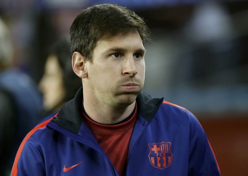 Znate kako se Messi pravda za utaju poreza?