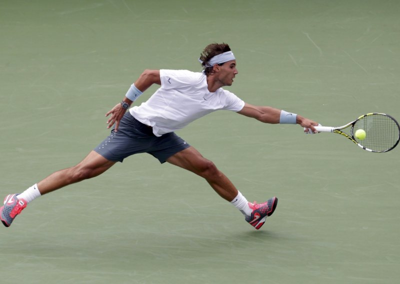 Rafa Nadal se mučio, ali i pokazao kako može rasturati