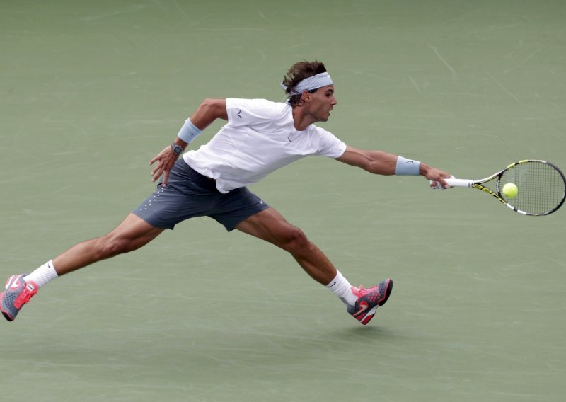 Rafa Nadal se mučio, ali i pokazao kako može rasturati