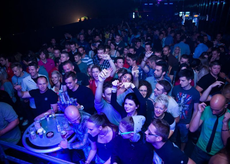 Dobre emocije noćne Špancirfest Arena pozornice