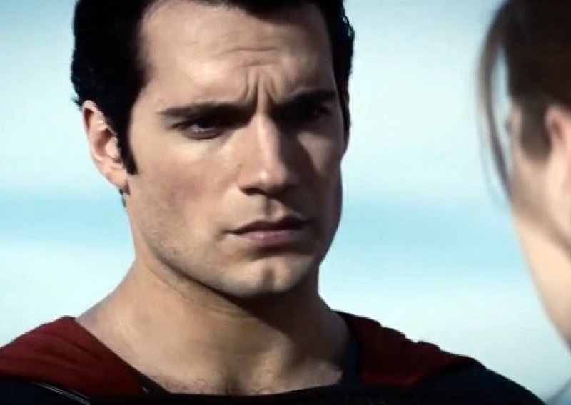 Je li Henry Cavill poželjniji od Davida Beckhama?