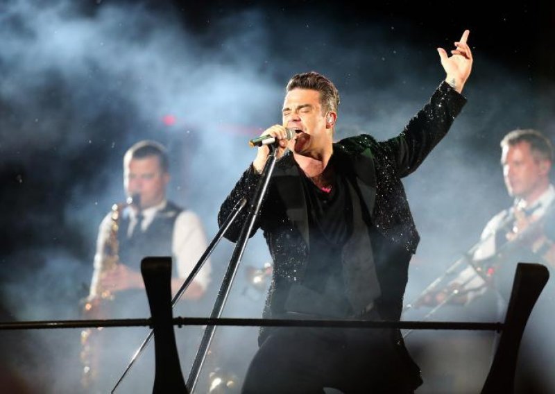 Robbie Williams gives crowd-pleasing performance to 35,000 fans in Zagreb