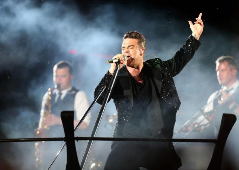 Robbie Williams gives crowd-pleasing performance to 35,000 fans in Zagreb