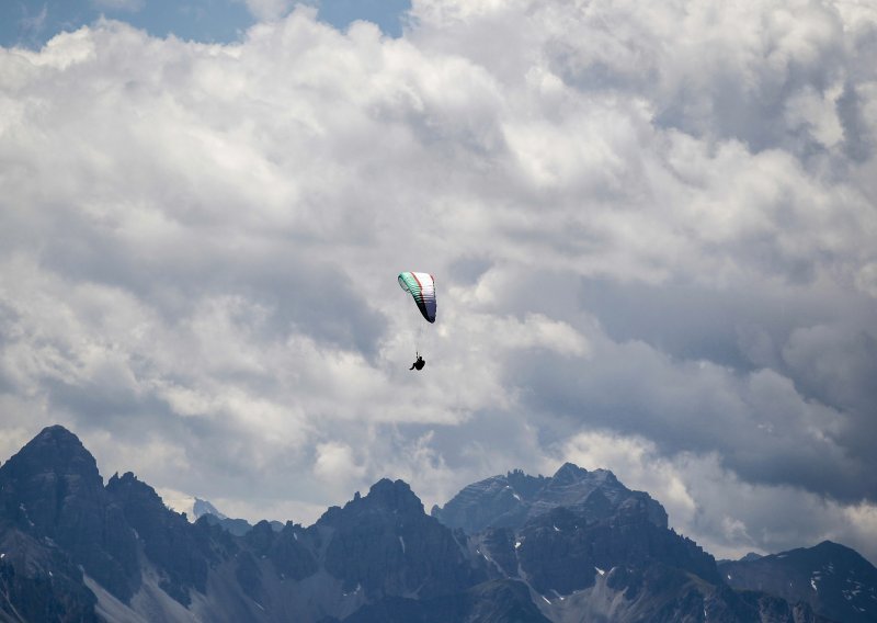 Slovački paraglajderi pritvoreni u Iranu