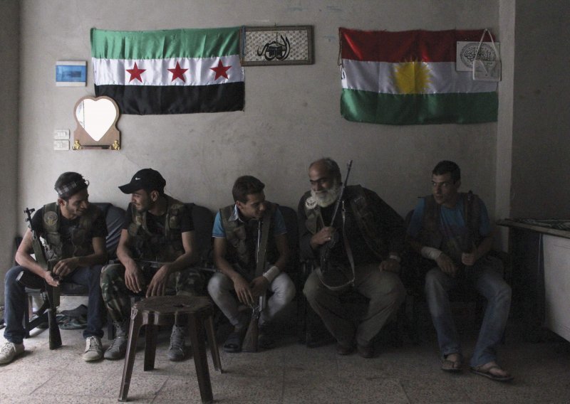 Sirijski pobunjenici zauzeli vojni aerodrom uz tursku granicu