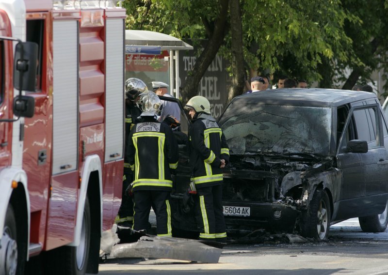 Izgorio skupocjeni Range Rover