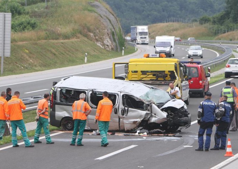 Mladi Britanci ne mogu vjerovati da su ostali živi