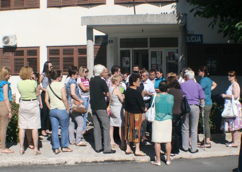 Vrgorački nastavnici pred policijom zbog napada na kolegicu