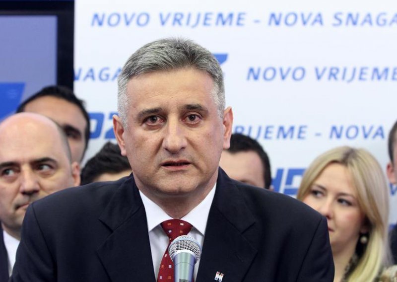 Karamarko: Gov't leading state, people dangerously astray