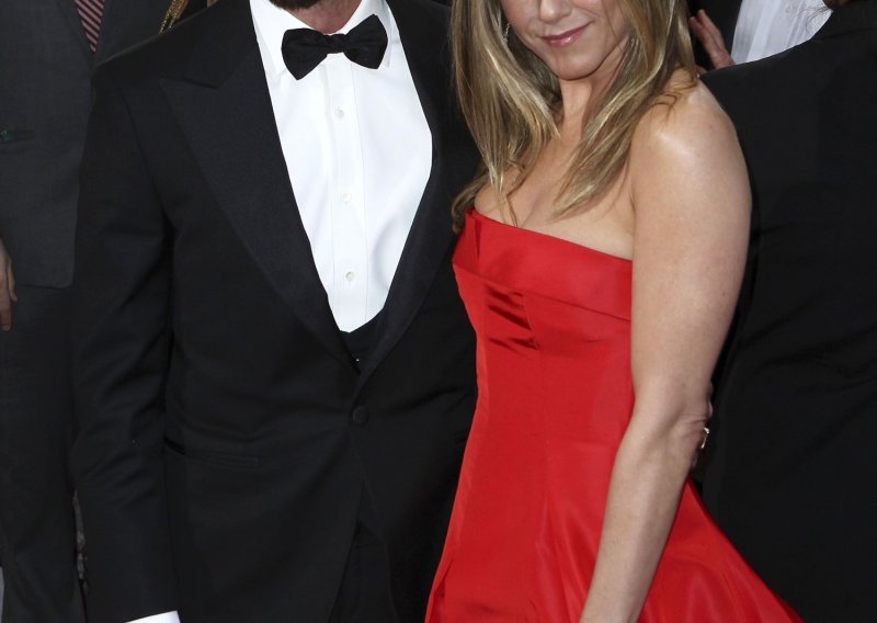 Jennifer Aniston odbija pozvati majku na svoje vjenčanje