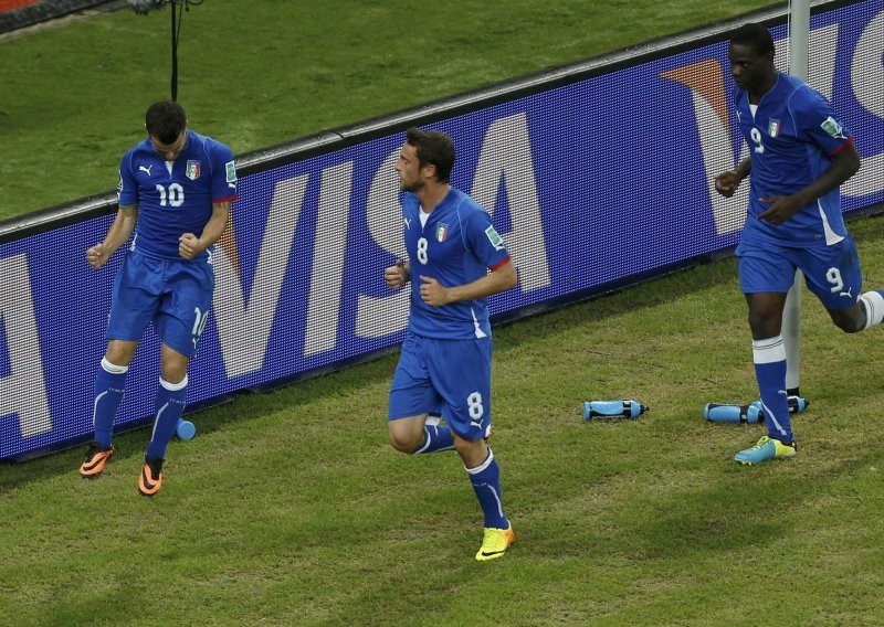 Italija bez Pirla i De Rossija na sve bolji Brazil