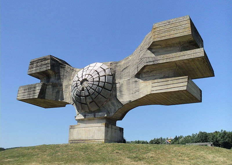 Guardian o futurističkim ratnim spomenicima Balkana