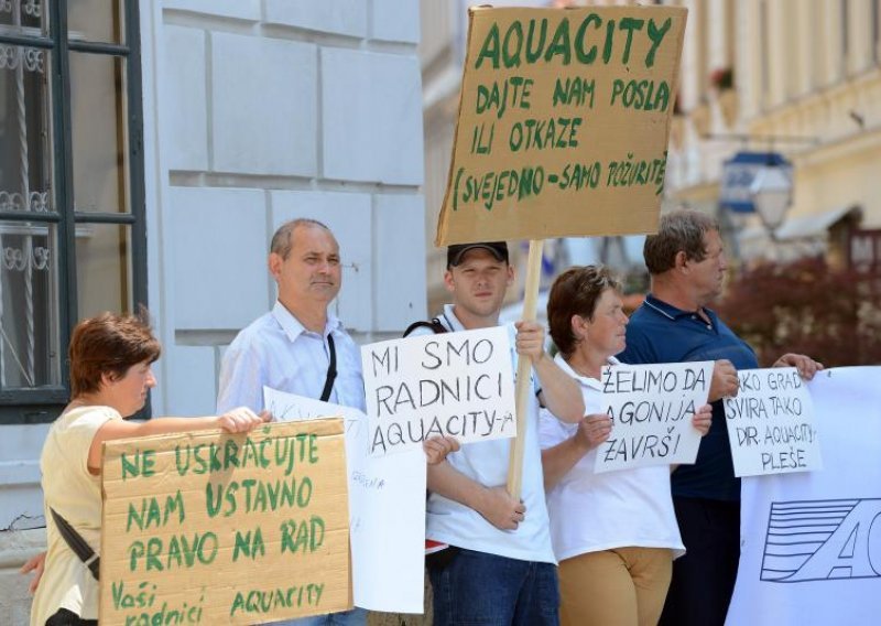 'Traže od ljudi da potpišu nove ugovore ili da odu'