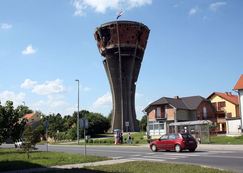 Vodotoranj postaje vidikovac s rotirajućim restoranom