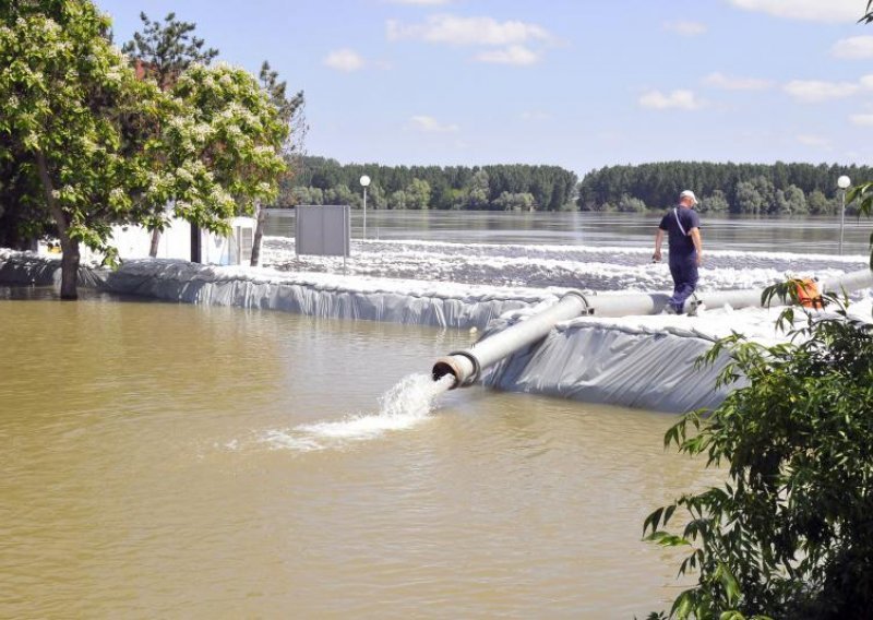 Danube reaches second highest water level in Vukovar's history
