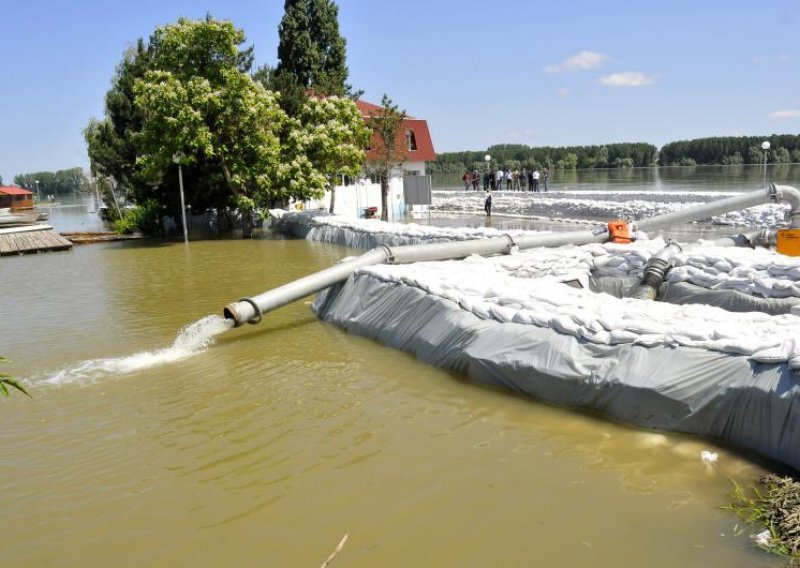 Peak of Danube flood-wave comes in east Croatia